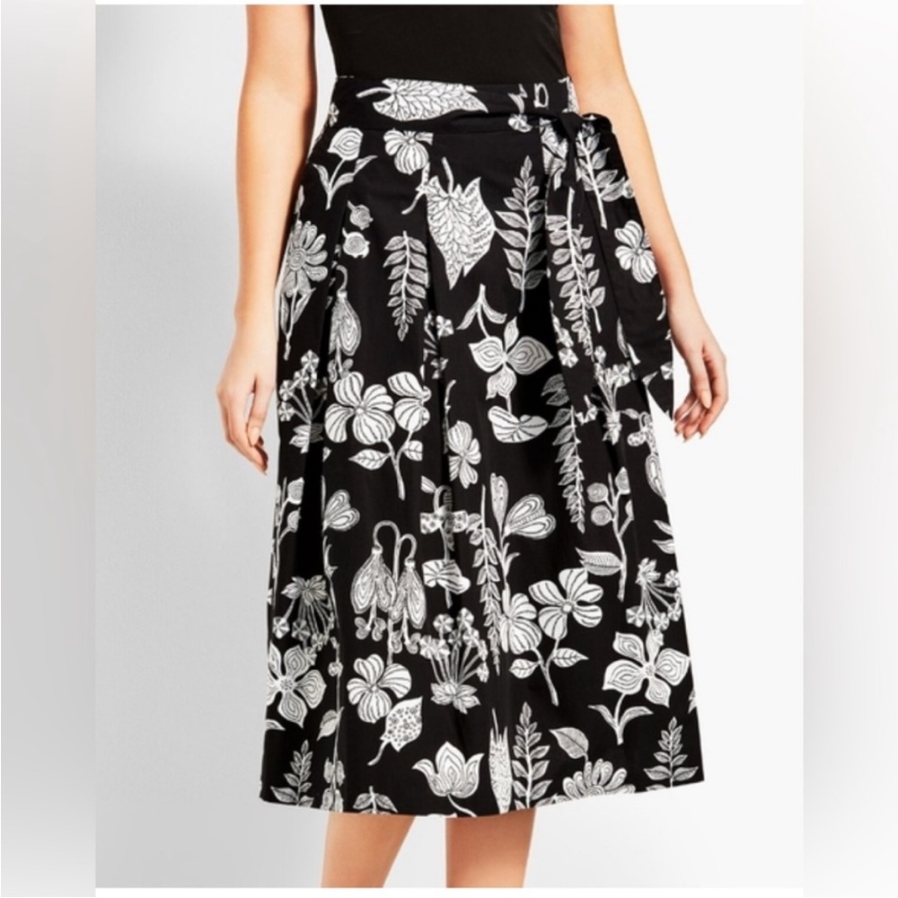 black-and-white floral leaf skirt